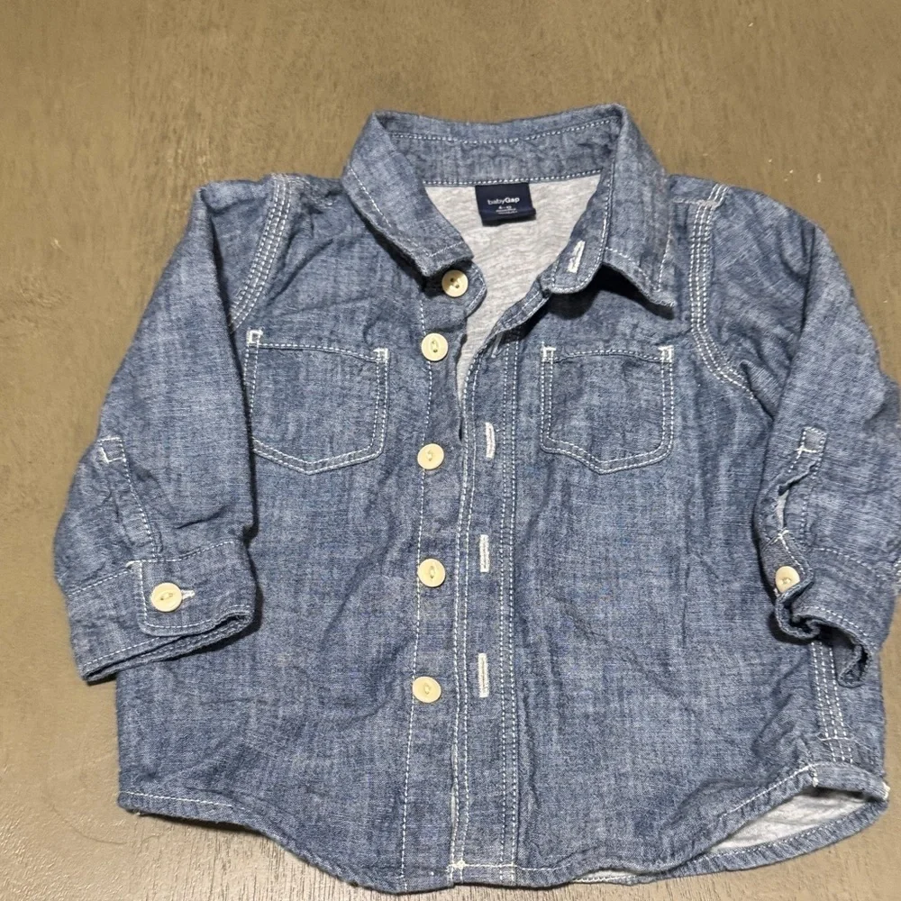 GAP Blue Chambray Button Down Lined Kids Shirt size 6-12 M